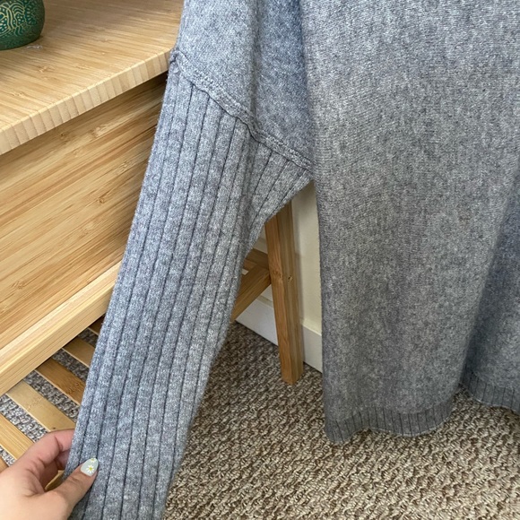 Grey sweater - Picture 4 of 5